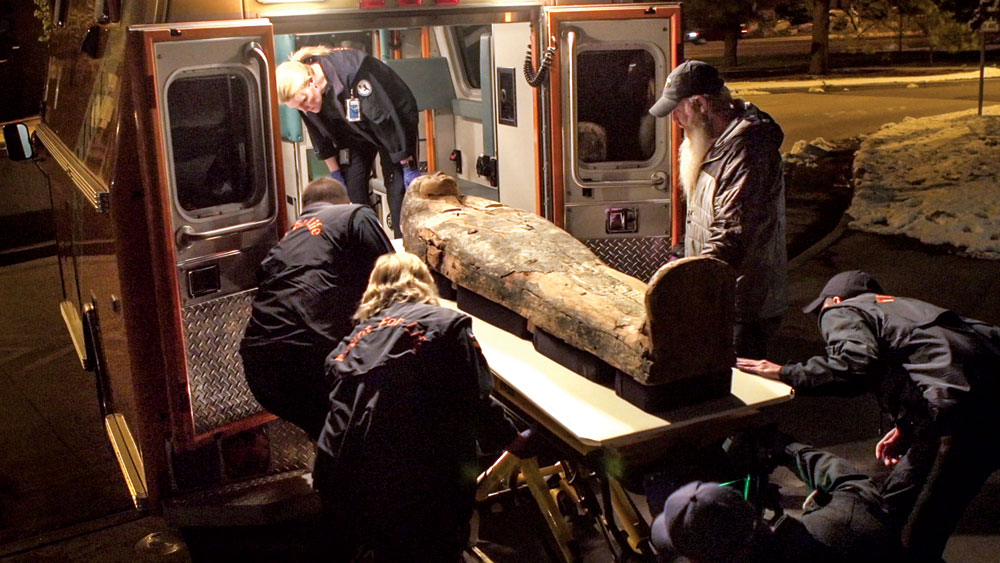 Flight for Life and DMNS staff transport an Egyptian mummy to Children’s Hospital.
