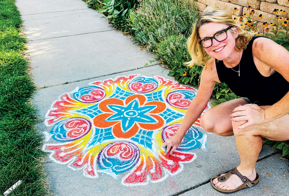 Sidewalk Artist Brings Joy to Neighbors Passing By